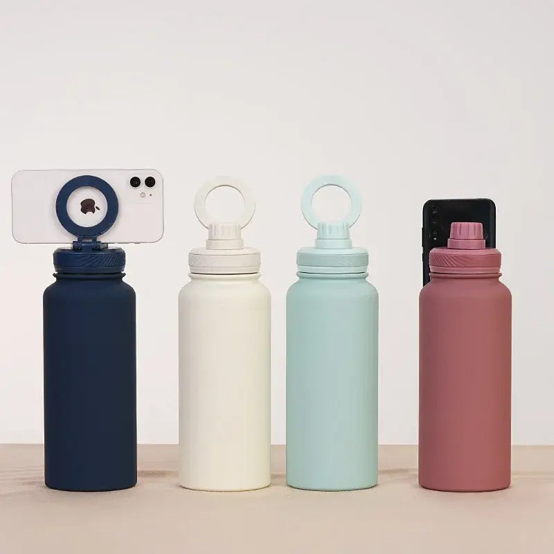 Isolierte Wasserflasche mit Telefonhalter